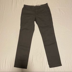 J. Crew men’s 770 Straight-fit pant in Broken-in chino, coal gray, size 31/32